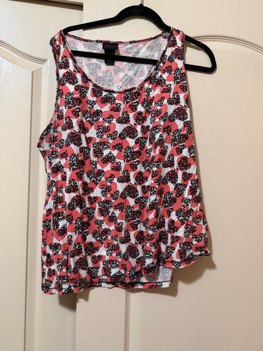 torrid Coral and Black Leopard Print Scoop Neck Tank size 1